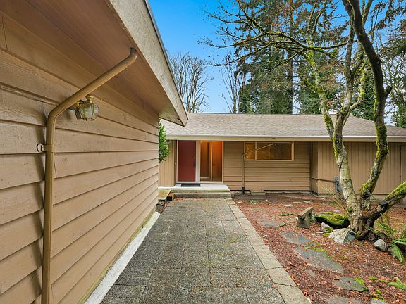 3rd image of 7210 NE 162nd St