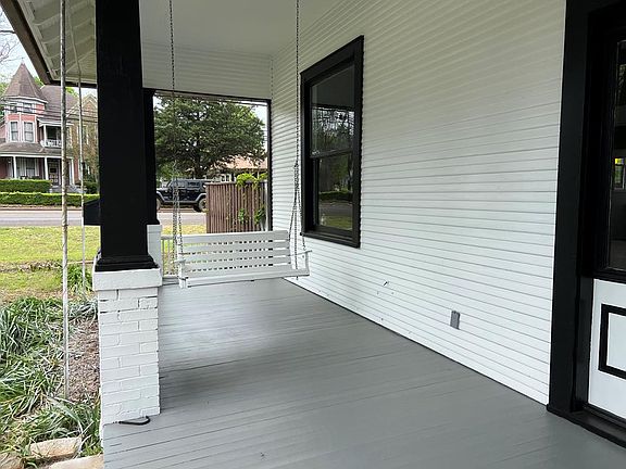 3rd image of 503 E Angelina St