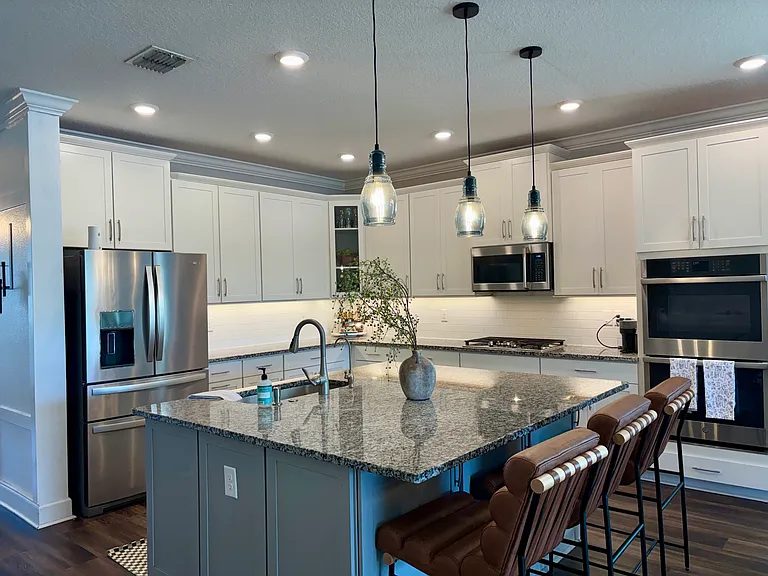 Kitchen, Oversized Island