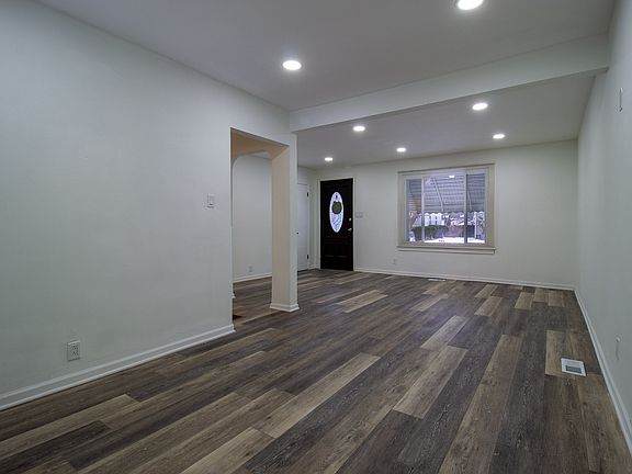5th image of 17552 Roy St
