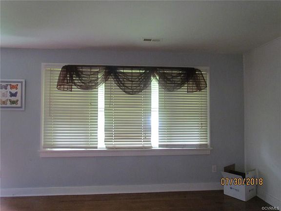 2nd image of 3409 Maury St