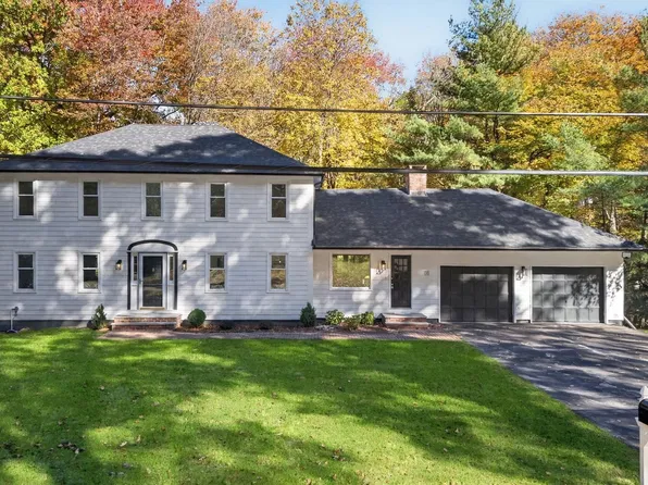 7 Hillcrest Dr, Chelmsford, MA 01824