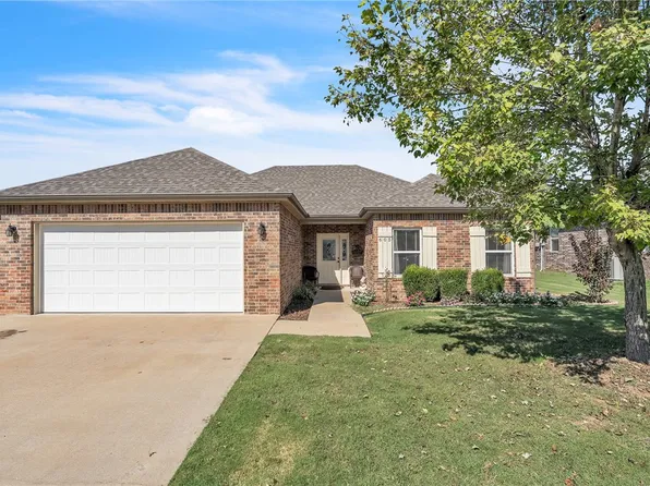 605 Teri Dr, Siloam Springs, AR 72761