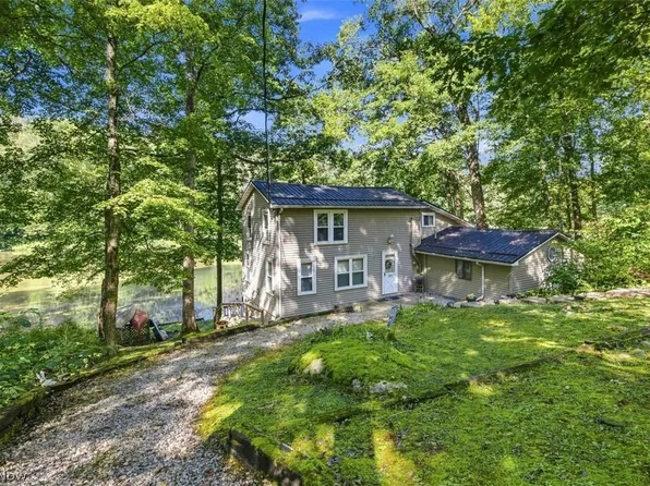 505 Stony Lake Dr SW, Carrollton, OH 44615