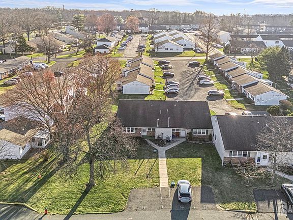 2nd image of 37 Haven Dr