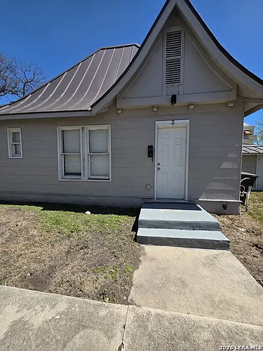 930 E Grayson St #2 Photo 1