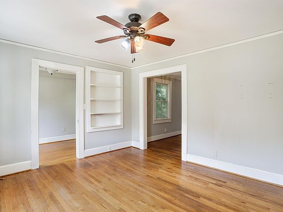 4th image of 15 Welter Ln