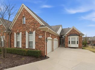 2747 Castlemartin Ct, Rochester, MI 48306