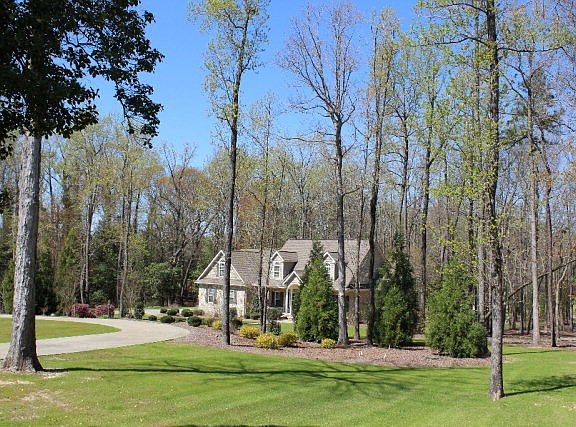 2nd image of 205 Ashworth Dr
