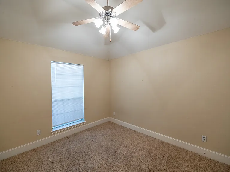 6366 Shadywood Dr — Photo 11
