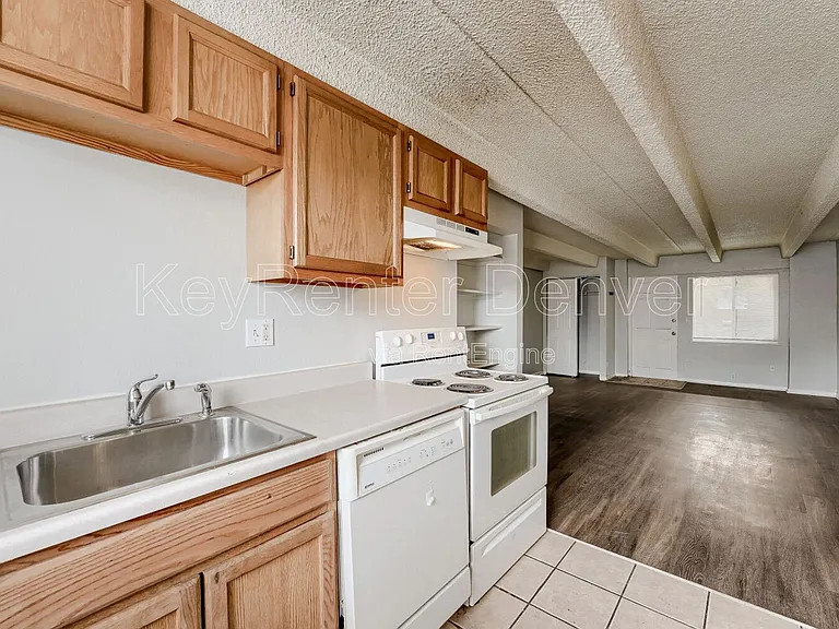 1180 Yosemite St #B2 — Photo 6