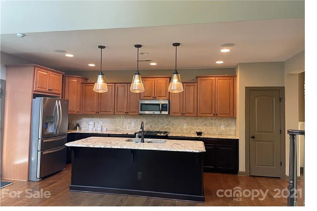 Building Photo - 15124 Sapphire Hill Ln