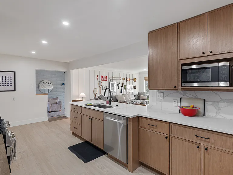 22182 Berg Rd — Photo 13