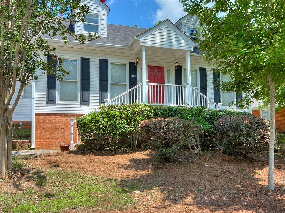 2nd image of 664 Chimney Hill Cir N