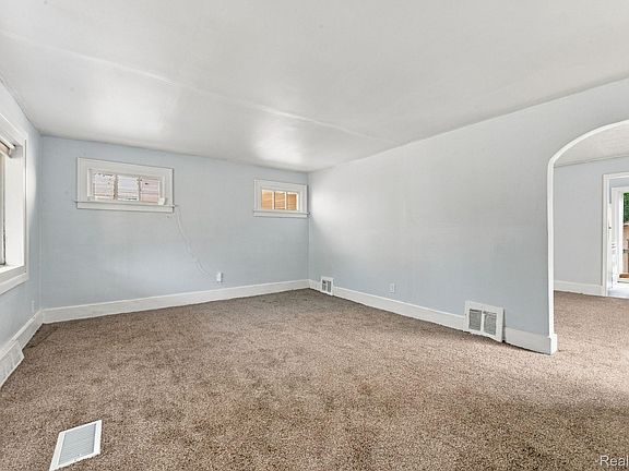 5th image of 16532 Lauder St