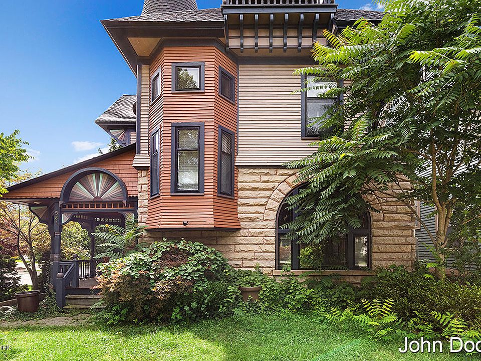 1st image of 583 Madison Ave SE