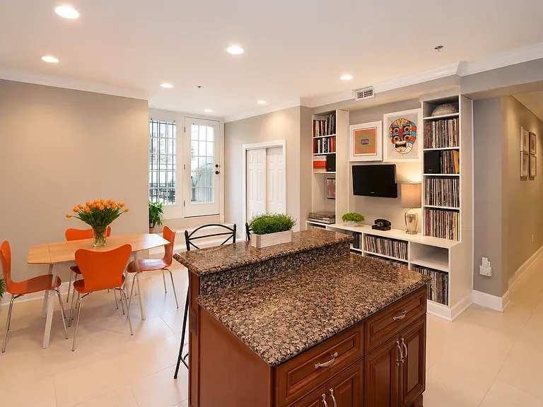 1126 Columbia Rd NW #1 — Photo 5
