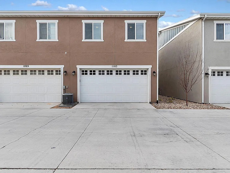 1103 W Emerald Pools Ln — Photo 22