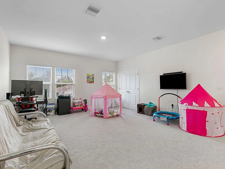 1454 NW 136th Blvd — Photo 18