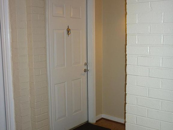 2nd image of 4069 S 4 Mile Run Dr Unit 302