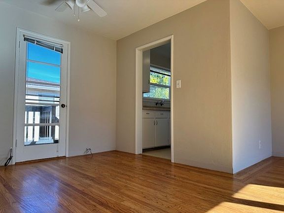 2nd image of 915 Oak Lane 2 #3-1-4