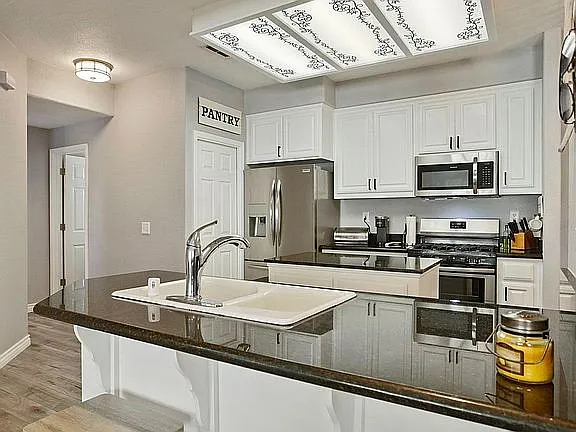 1601 Barkley Ln — Photo 12