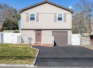 901 Peconic Ave, West Babylon, NY 11704