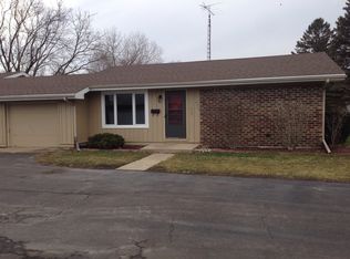 628 Saint Johns Rd #630, Woodstock, IL 60098