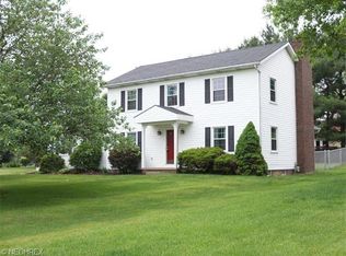 1655 Gulf St NW, Uniontown, OH