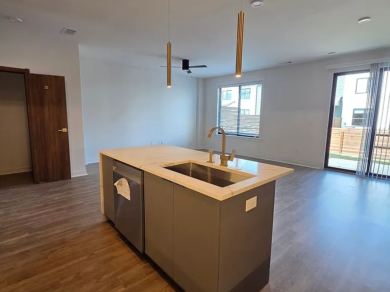1108 Emilia Ave — Photo 5