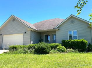27460 Clover Dr, Sedalia, MO 65301