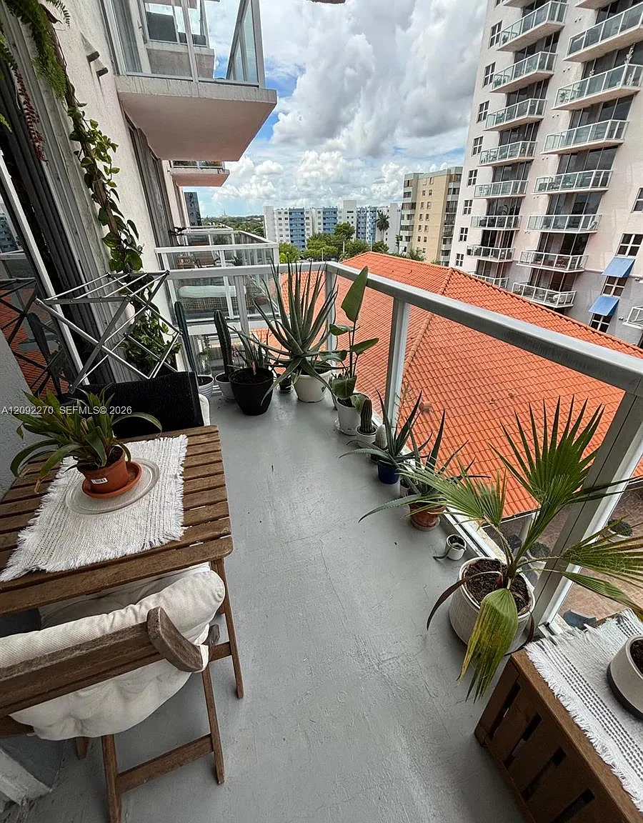 Blue Lagoon Condo — Photo 2