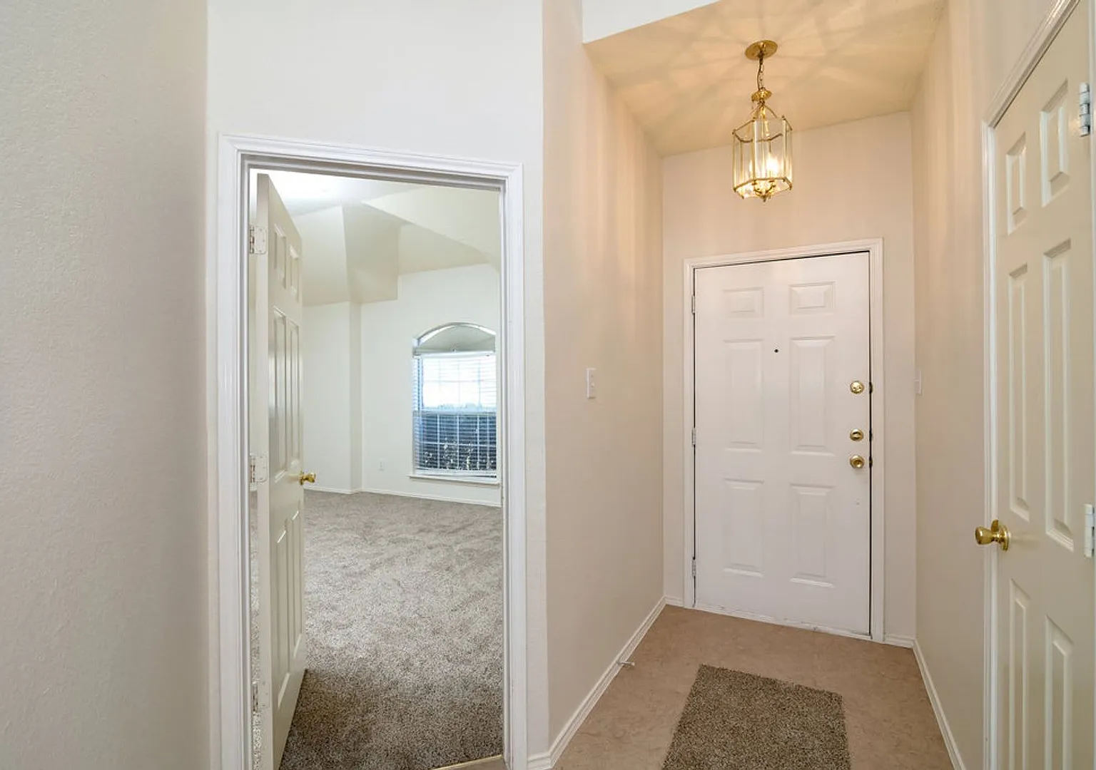 Available Now! Ready For Move In. — Photo 2