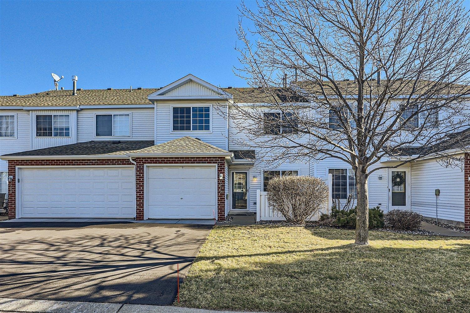 1715 Crestview St, Shakopee, MN 55379 Zillow