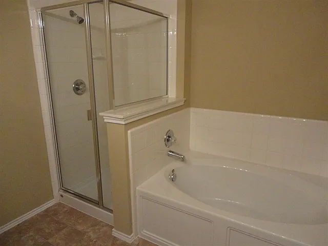 1409 Ashview Cir — Photo 11