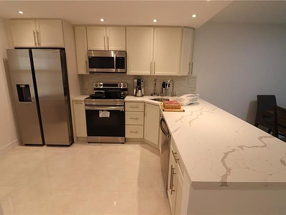 2nd image of 3507 Oaks Way APT 308