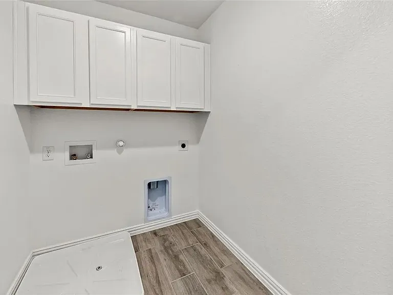 2820 Percheron Dr — Photo 25