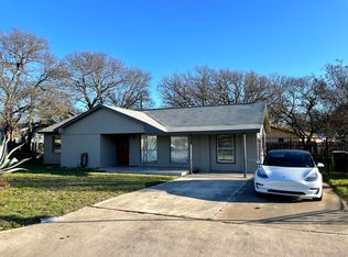 1206 Meadows Dr, Round Rock, TX 78681