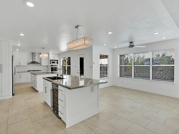5th image of 629 Moondale Dr