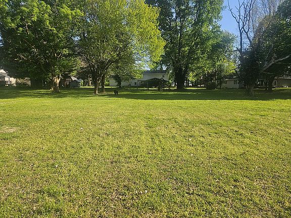 3rd image of 11 Rock Rd