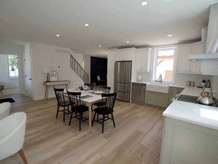 430 Greenfield St — Photo 4