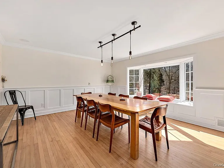 106 Old Stone Hill Rd — Photo 10
