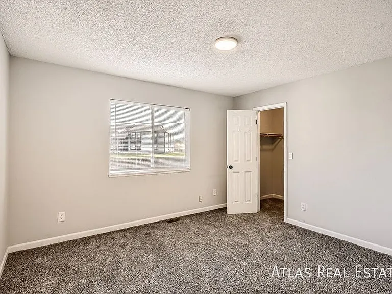 6948 Fountain Ridge Cir — Photo 5