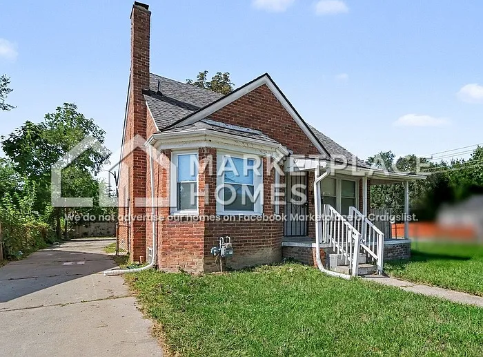 3 bed, 1.0 bath, 1052 sqft, $1,350 — Photo 3
