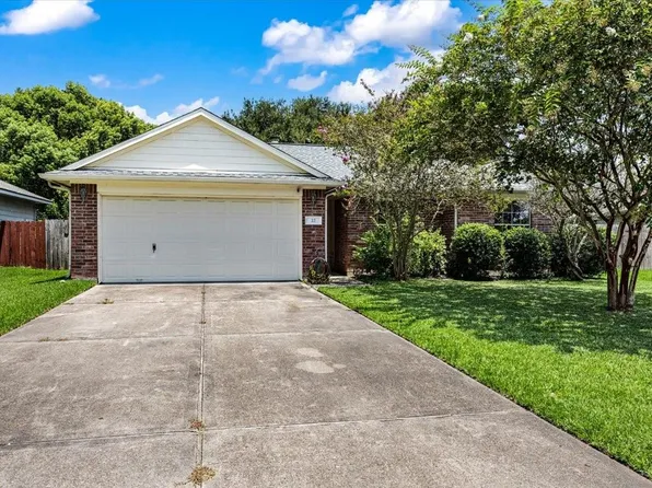 22 Highland St, Texas City, TX 77591