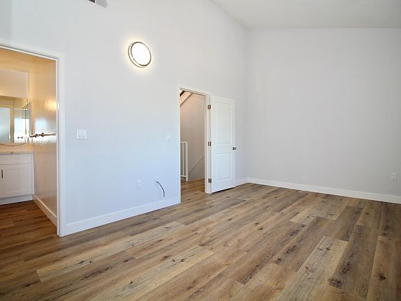 5th image of 707 E Lomita Ave APT 3