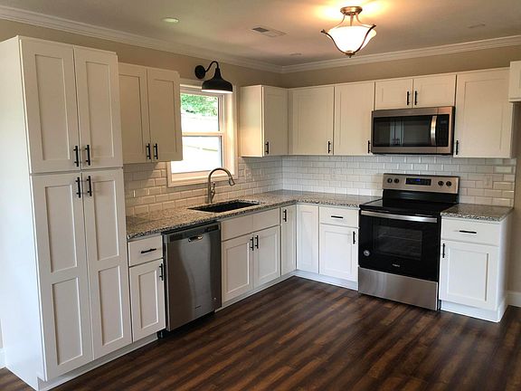 3rd image of 2517 Lesa Ln