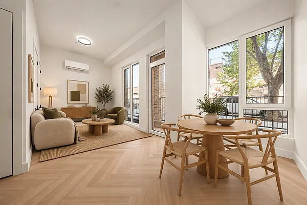 Living room, photo 1