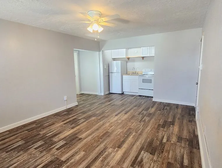 2228 N Astor St — Photo 1