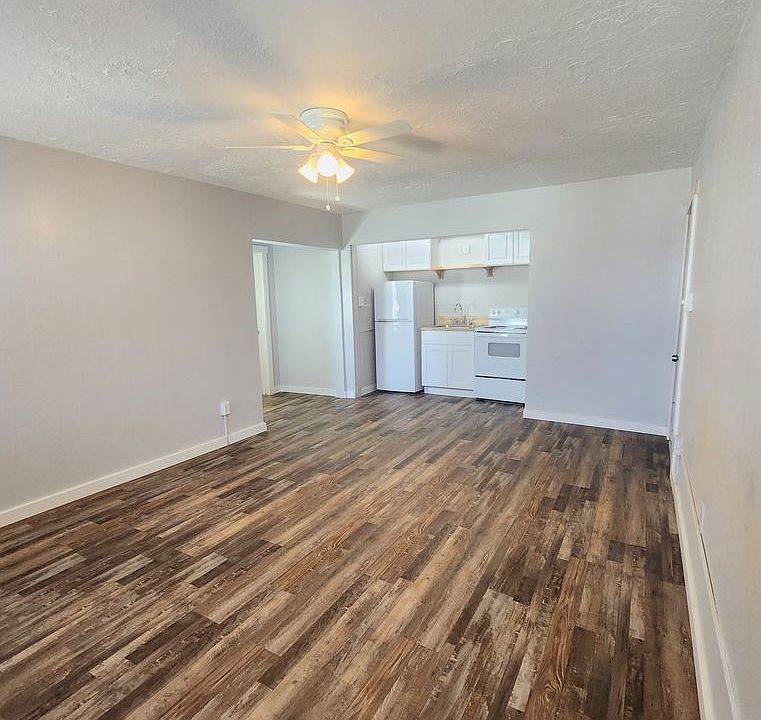 1st image of 2228 N Astor St #1B-1Ba-445Sqft